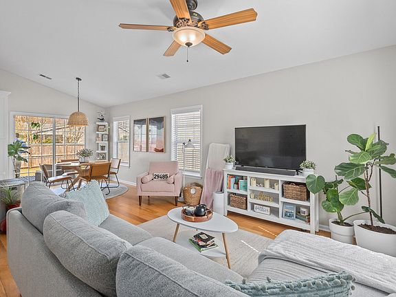 4th image of 534 Beverly Dr