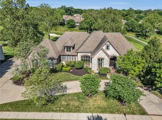 6513 Ridge Rd, Parkville, MO 64152