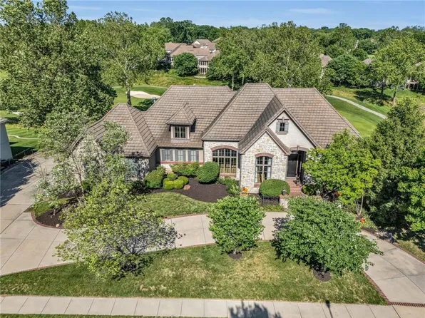 6513 Ridge Rd, Parkville, MO 64152