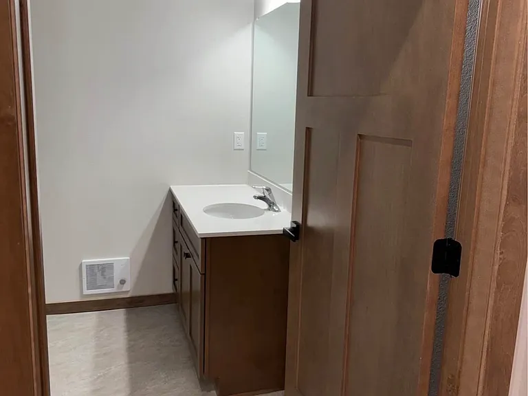 600 W Hickory St #8 — Photo 4