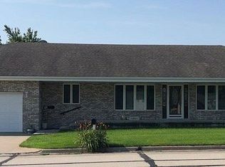 805 1st St, Dodge, NE 68633