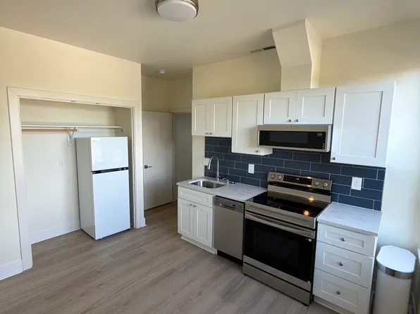8216 N Chautauqua Blvd #Penthouse, Portland, OR 97217