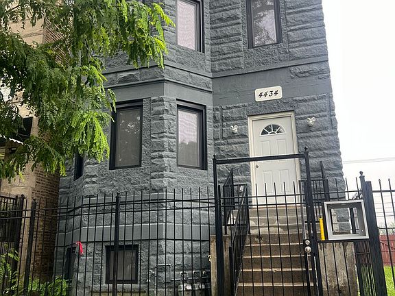 2nd image of 4434 W Monroe St #2