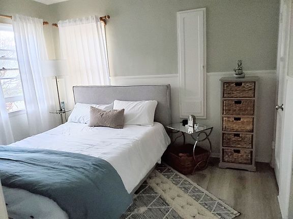 Bedroom with furniture