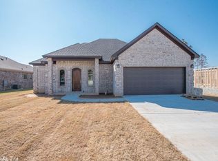 9541 Oak Forest Ln, Sherwood, AR 72120