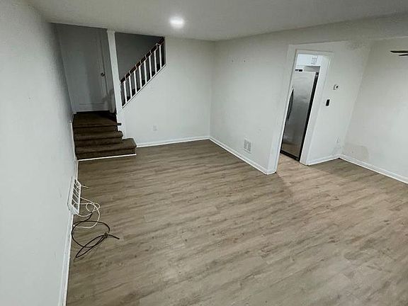 3rd image of 1331 Sycamore Ave
