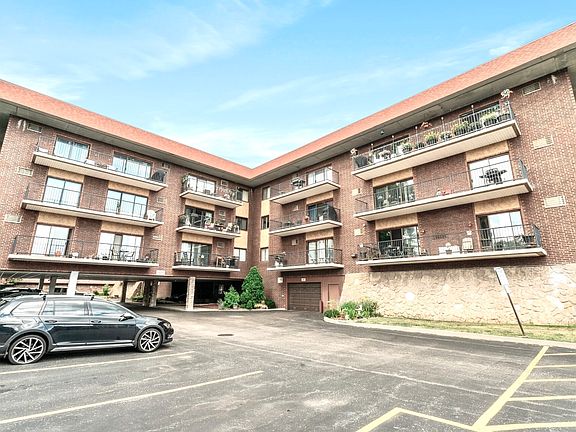 2nd image of 9540 Mayfield Ave APT S205
