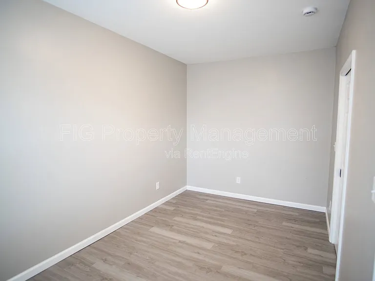 2453 E 5th Ave #2 — Photo 13