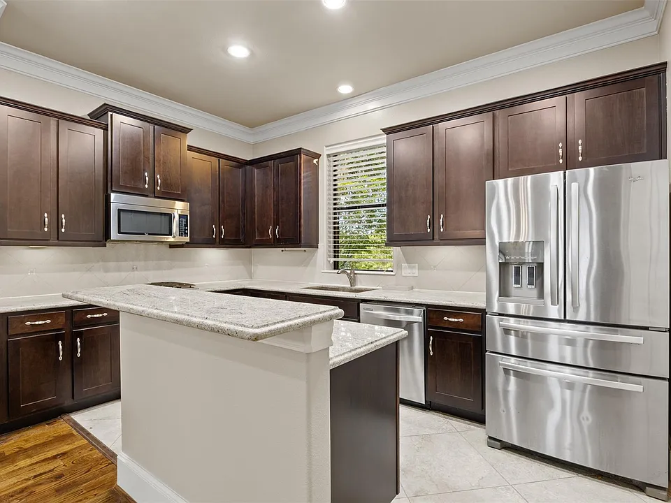 1212 Saint Charles St