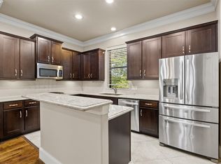 1212 Saint Charles St, Houston, TX 77003