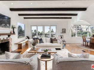 2031 Hillcrest Rd, Los Angeles, CA 90068