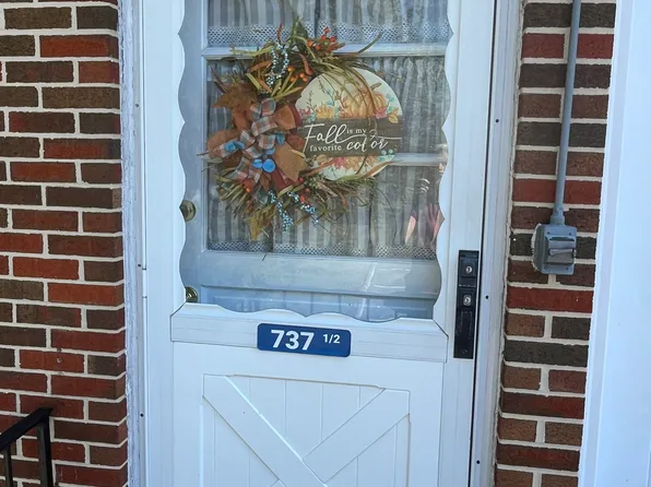 737 1/2 Winchester Pike, Martinsburg, WV 25405
