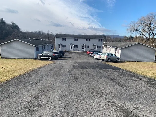 110 Bruce St