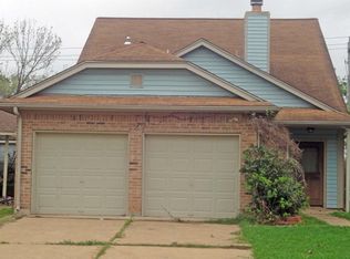 127 Coffee Ln, Lake Jackson, TX 77566