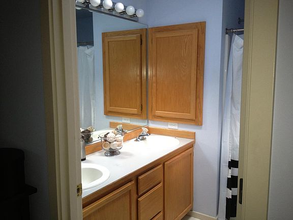 5th image of 13412 Emerald Dr NW