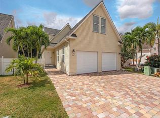 263 Leawood Cir, Naples, FL 34104