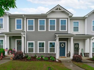 1709 Kauri Cliffs Dr, Fuquay Varina, NC 27526