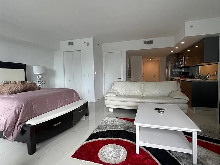 31 SE 6th St #2503 — Photo 16
