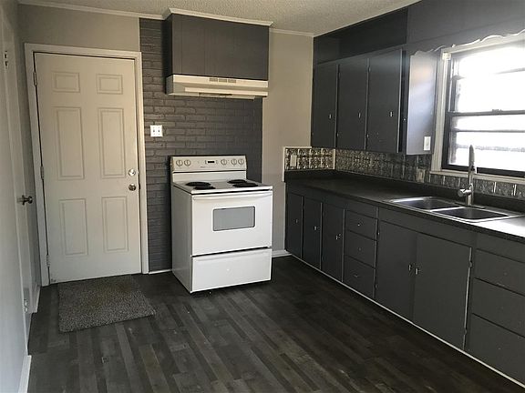 5th image of 215 N 24th St