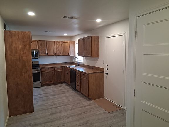 3rd image of 3559 La Prada Dr