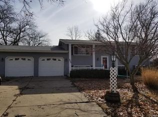 404 Lindy Blvd, Ballwin, MO 63021