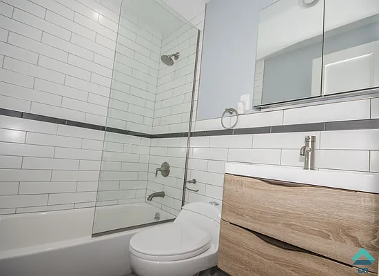 Rented by EXR | media 7