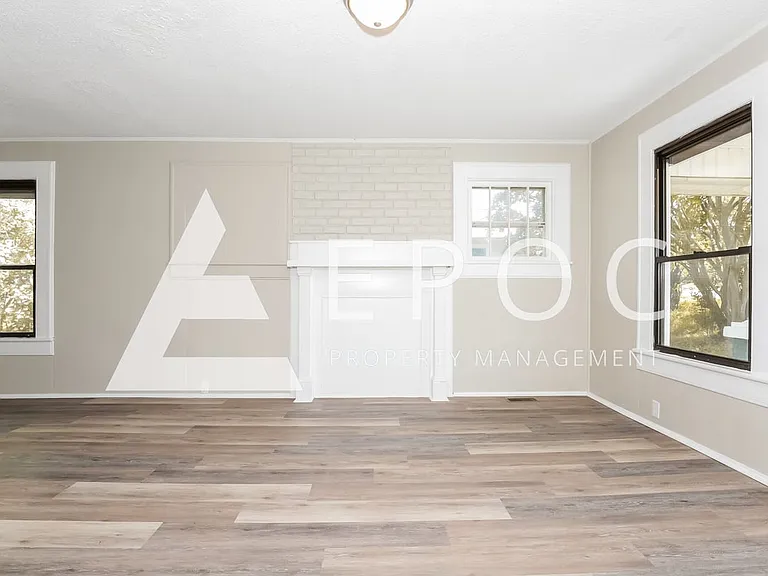 3225 Summit Ave — Photo 11