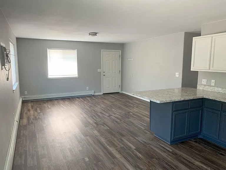 200 E Pike Ave — Photo 2