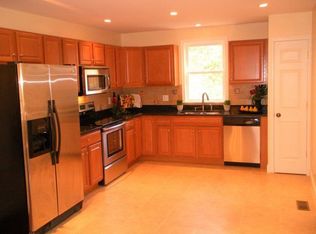 3280 Annandale Rd, Falls Church, VA 22042