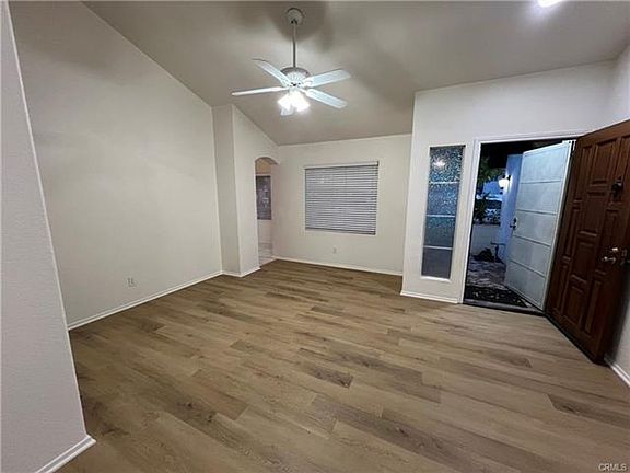 4th image of 28766 Loire Valley Ln