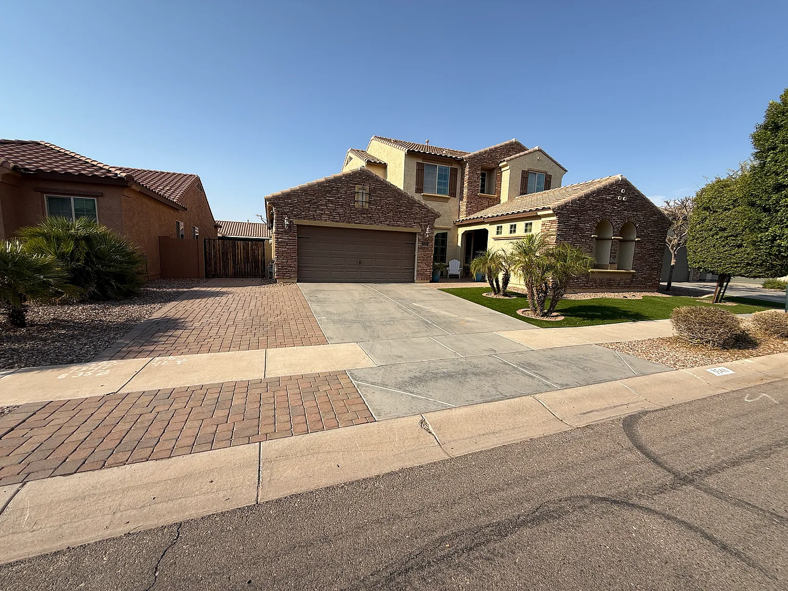 5 bed, 4.5 bath, 3878 sqft, $4,500 — Photo 3
