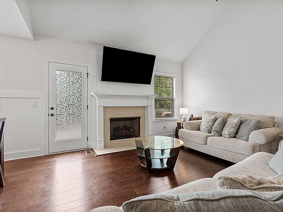 5th image of 7124 Klingler Ln