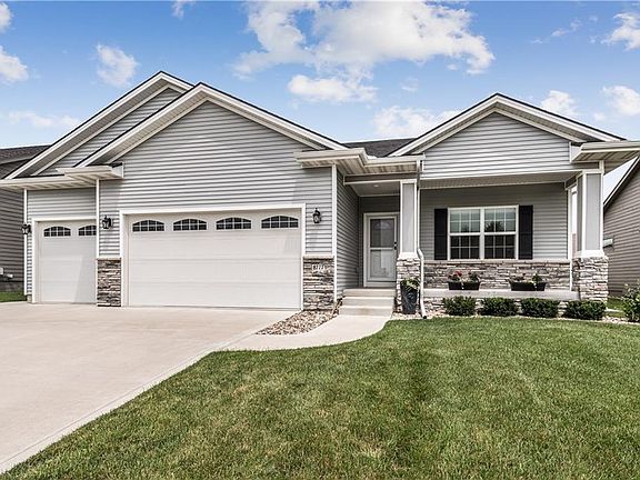 3rd image of 8777 Coachlight Dr