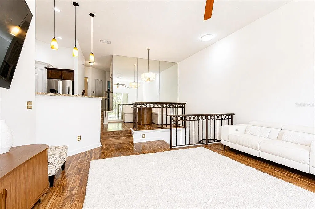 2 bed, 2.0 bath, 1773 sqft, $3,900 — Photo 4