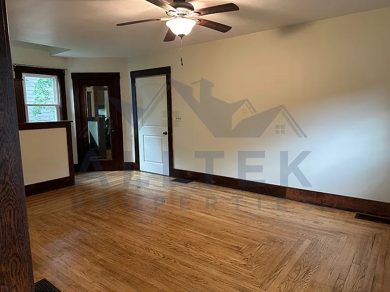 11900 Market St — Photo 7