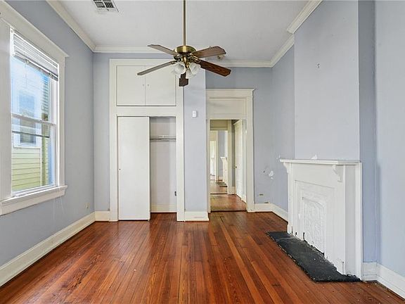 5th image of 827-29 Roosevelt Pl