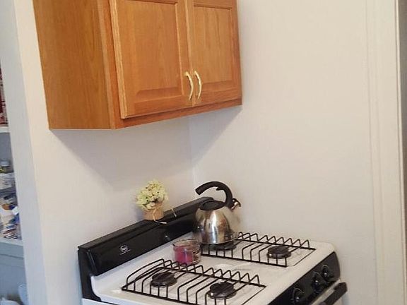 5th image of 7332 W George St