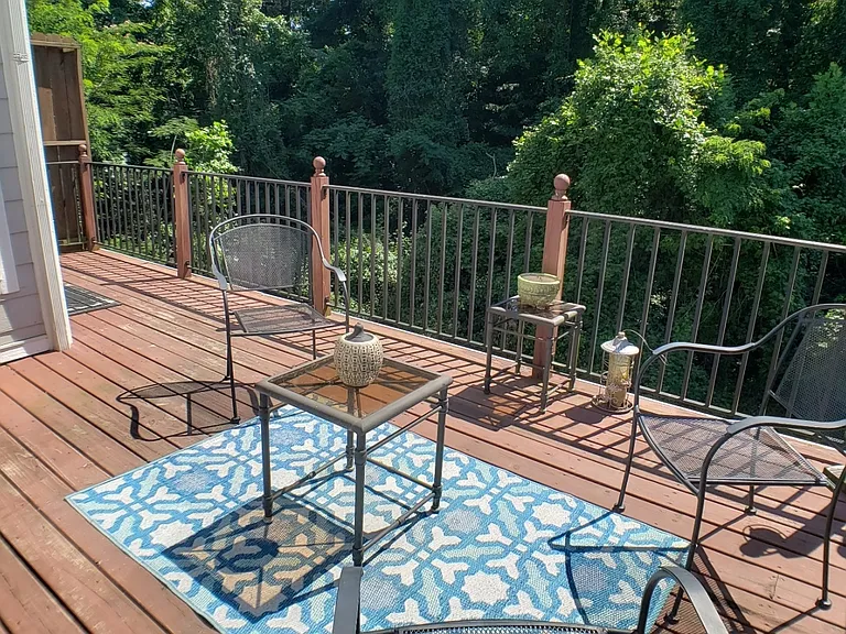618 Rainier Rd — Photo 36