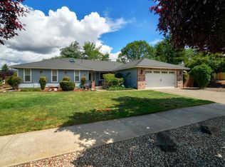 911 La Loma Dr, Medford, OR 97504