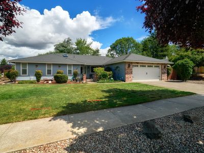 911 La Loma Dr, Medford, OR, 97504