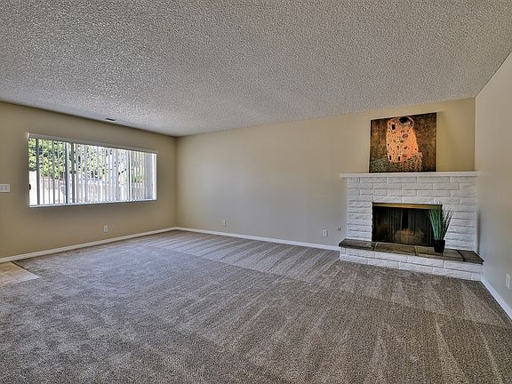 3rd image of 1751 Avocado Dr