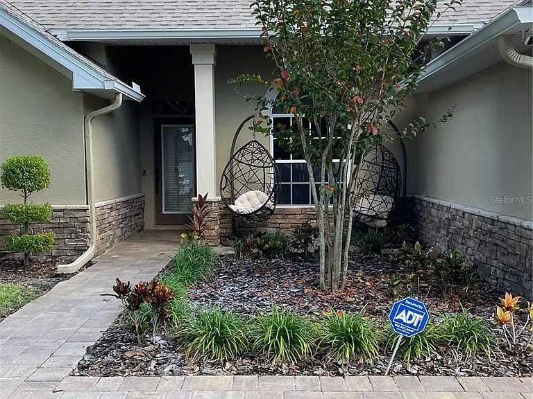 2266 Jessica Ln — Photo 2