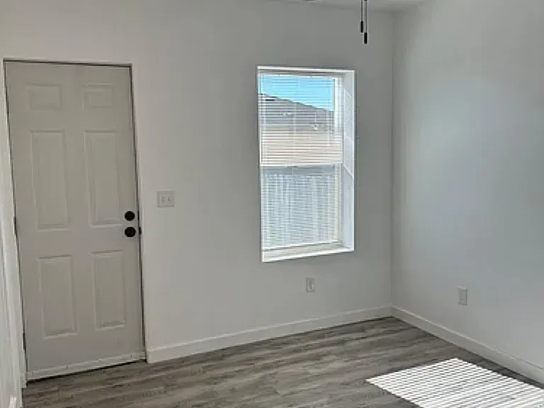 13950 Hesperia Rd #3A — Photo 6