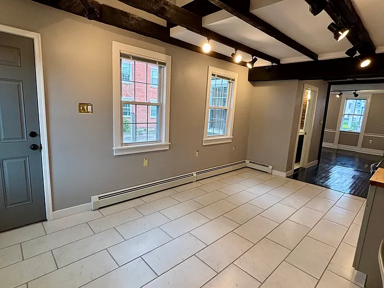 11-13 Elm St #11 — Photo 22