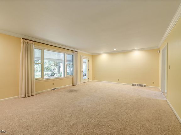 5th image of 23825 Wonneta Pkwy