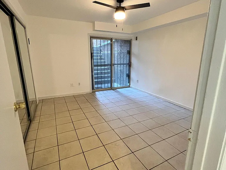 922 N Calvert St #BASEMENT — Photo 4