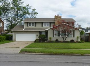 480 Meadow Dr, North Tonawanda, NY 14120