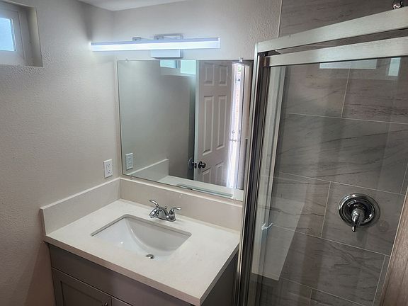 4th image of 3812 Linda Vista Dr