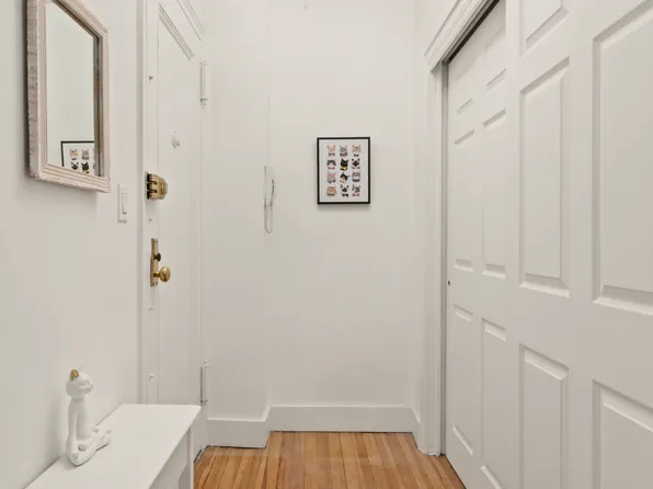 33 Riverside Drive image 6 of 8