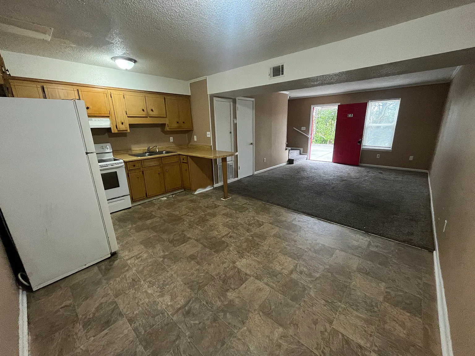 2413 Baywood Dr — Photo 3